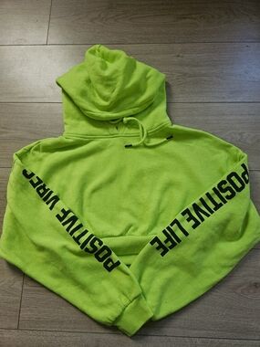 Sommer Ray Neon Green Cropped Hoodie Positive Vibes Sleeve Graphic M